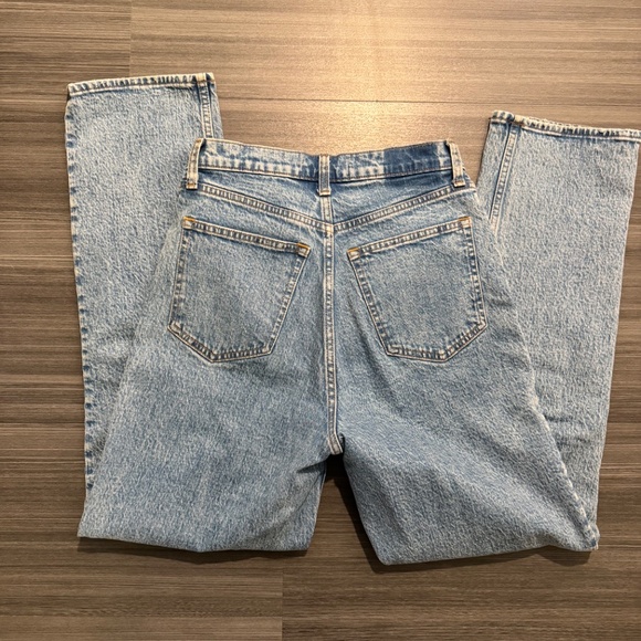 Abercrombie & Fitch The 90s Straight Ultra High Rise Denim - Size 6 - Picture 3 of 3